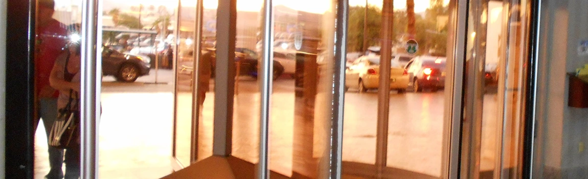 Storefront Glass Repair Cost in University, FL